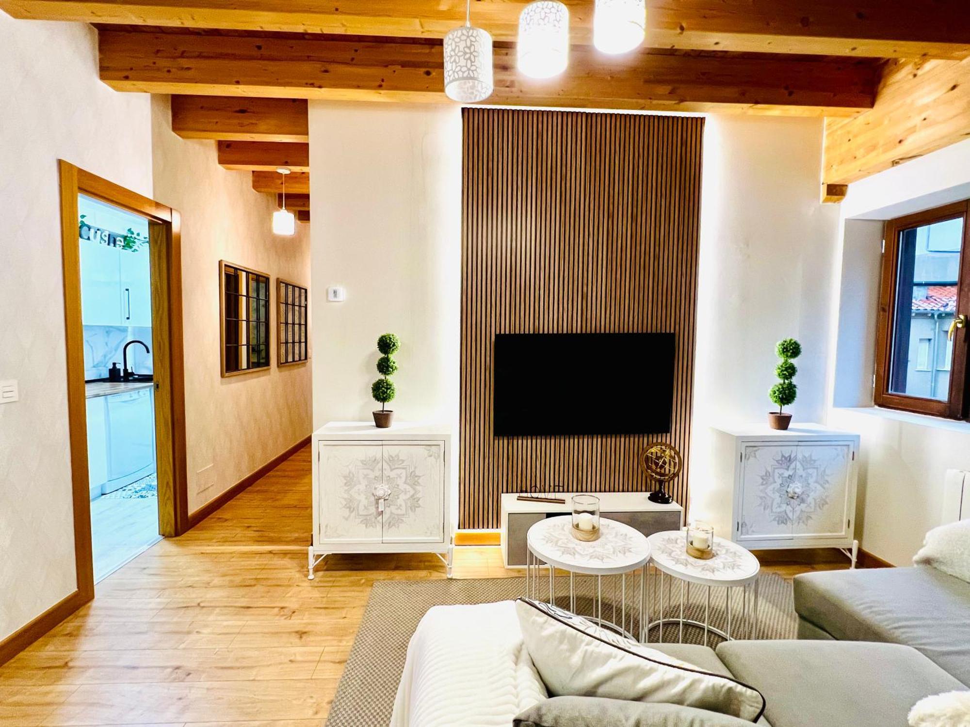 El Capricho De Claudia_ Apartamentos Burgos Catedral מראה חיצוני תמונה