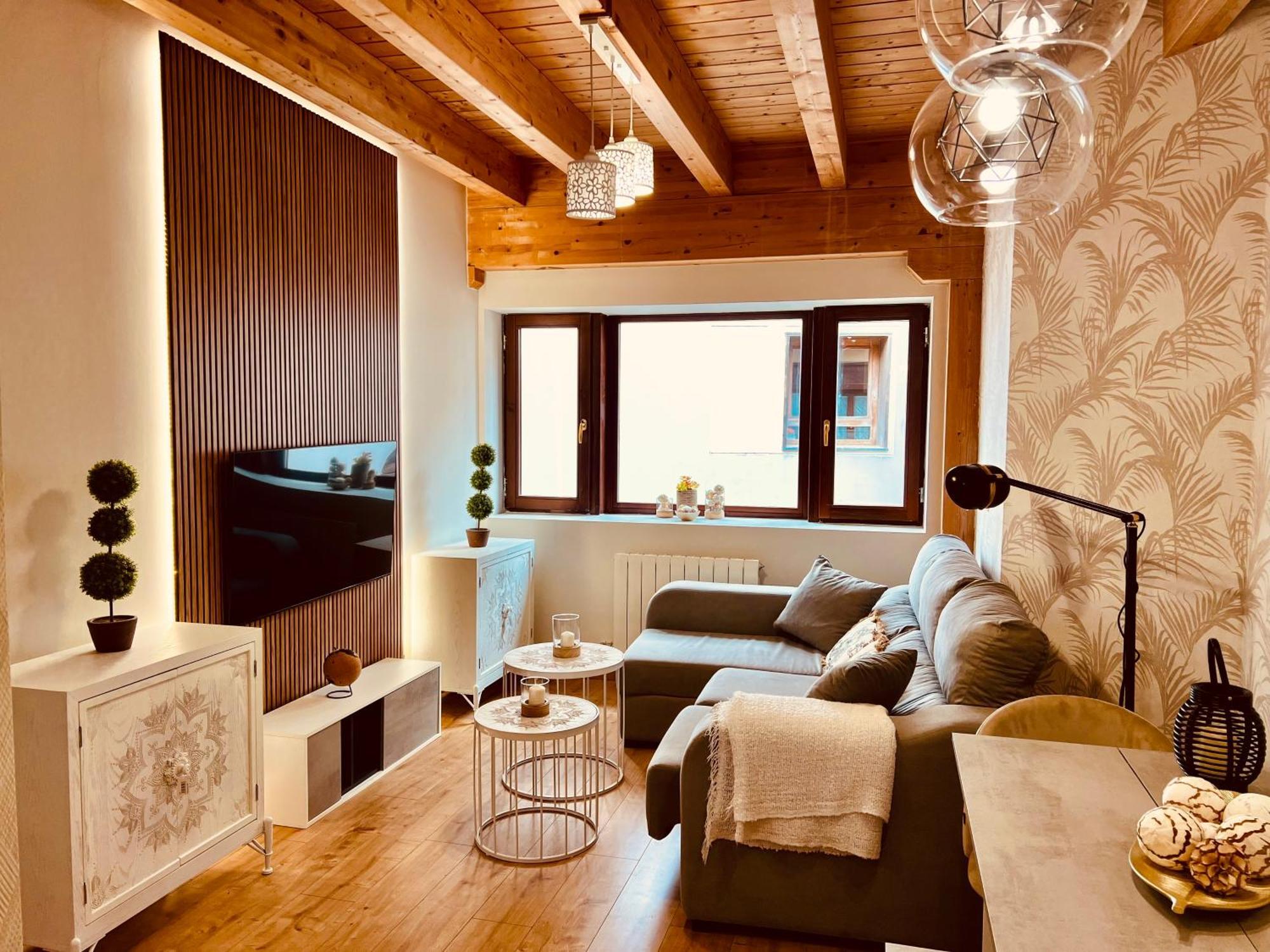 El Capricho De Claudia_ Apartamentos Burgos Catedral מראה חיצוני תמונה