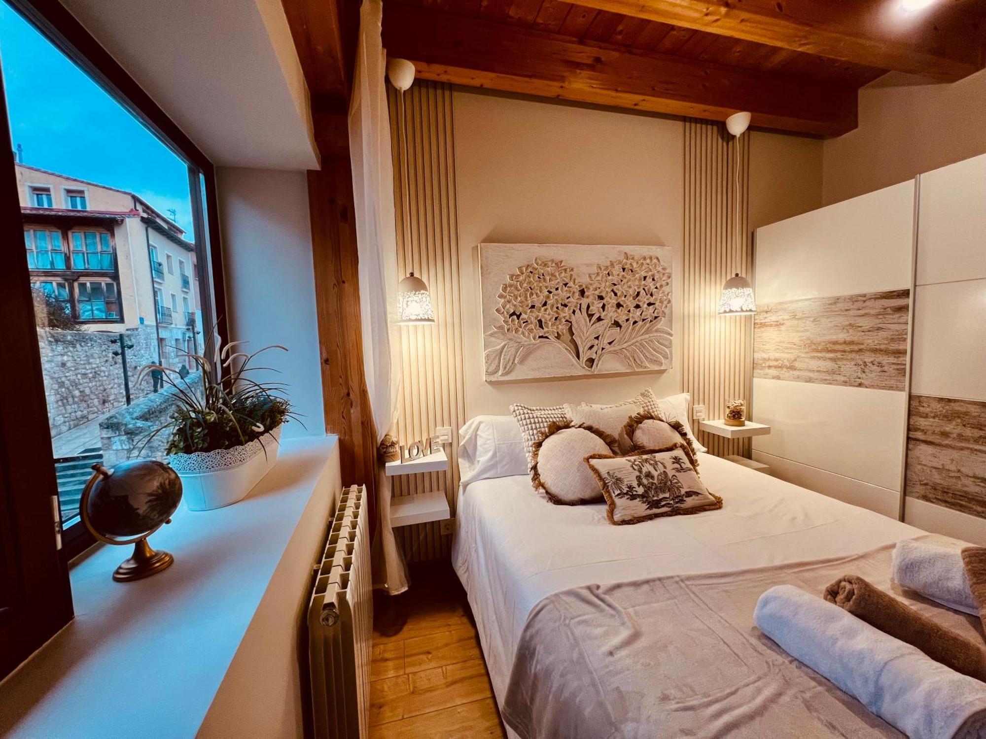 El Capricho De Claudia_ Apartamentos Burgos Catedral מראה חיצוני תמונה